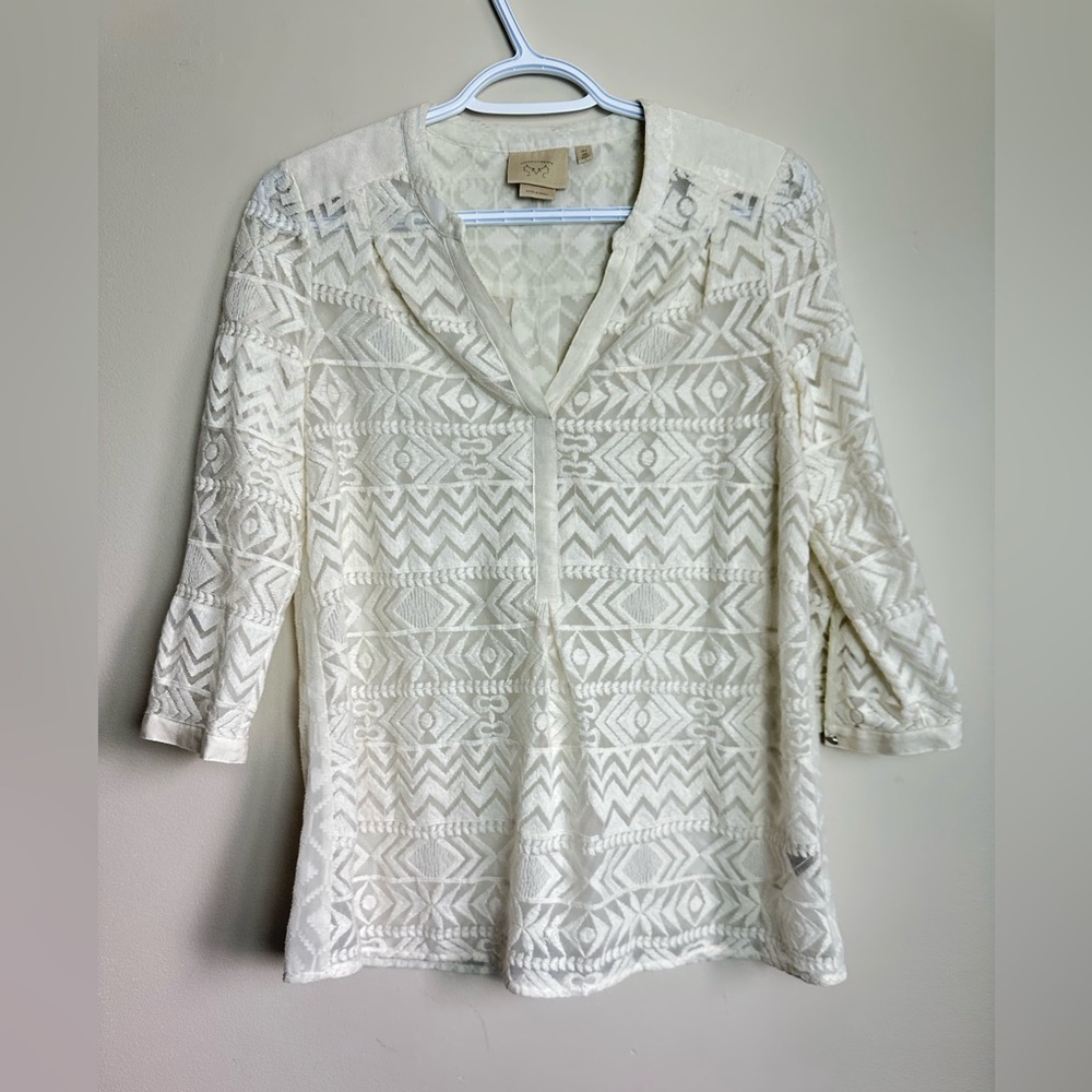 Vanessa Virginia Size 0 LOFT White Cropped Blouse with Cap-Style